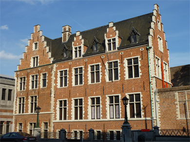 15th-century H�tel de Cl�ves-Ravenstein, Brussels (&copy; Eupedia.com)