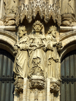 Sculptures on the Cathedral of Brussels (&copy; Eupedia.com)