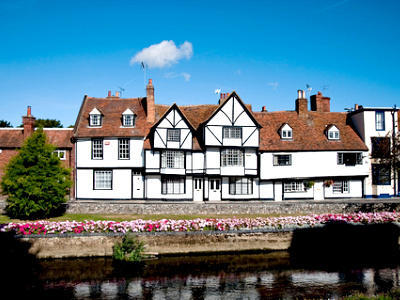 Tudor houses, Canterbury (&copy; Jaime Pharr | Dreamstime.com)