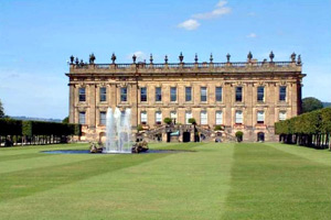 Chatsworth House (photo by Rob Bendall - CC BY 2.0)