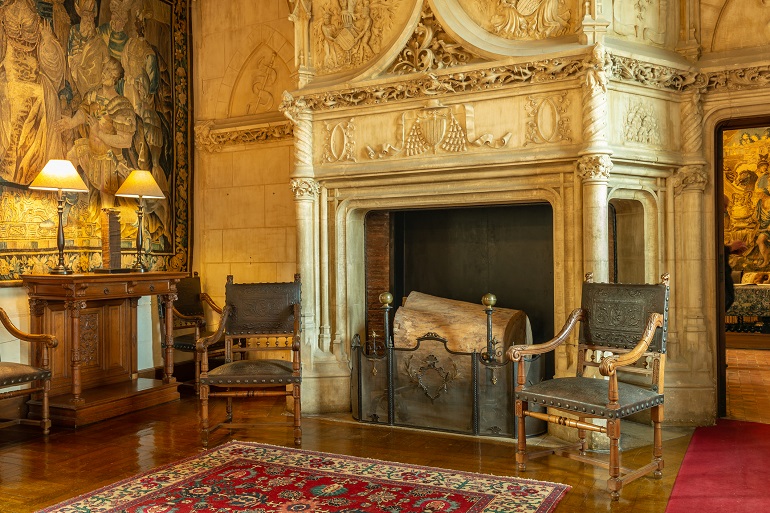 Interior of the Château de Chaumont-sur-Loire (© Hilda Weges | Dreamstime.com)