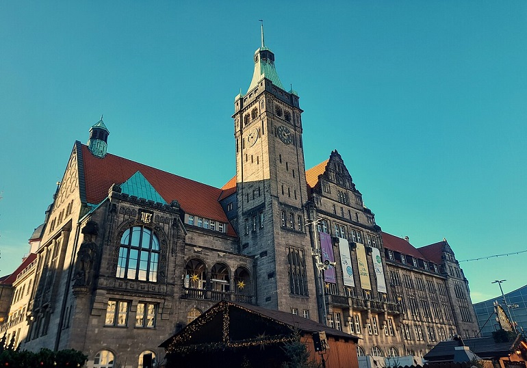 New Town Hall, Chemnitz (photo by Aagnverglaser - CC BY-SA 3.0 de)