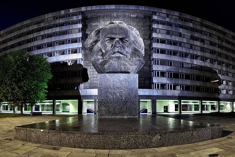 Karl-Marx-Monument, Chemnitz (photo by pixel-liebe - CC BY-SA 3.0)
