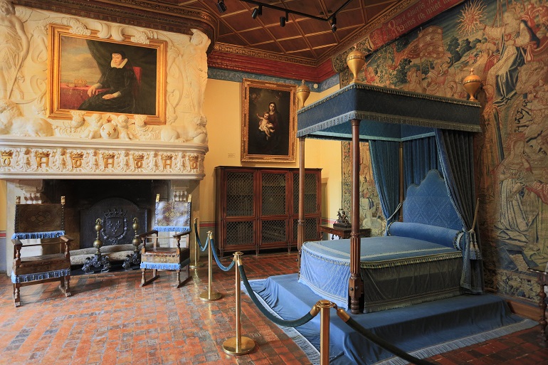 Interior of the Château de Chenonceau (© Vlad Ghiea | Dreamstime.com)