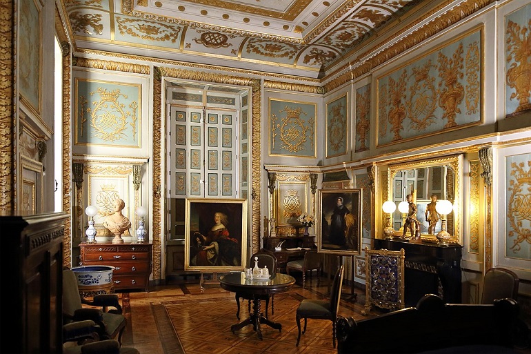 Interior of the Château d'Eu (photo by Marc Ryckaert - CC BY-SA 4.0)
