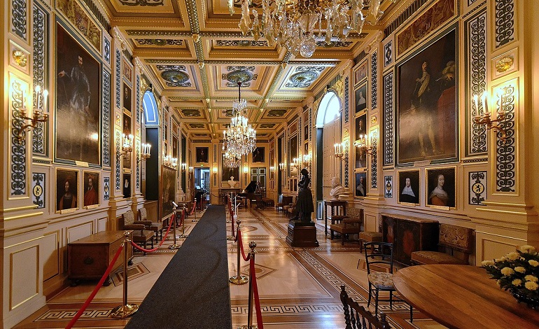 The Guise Gallery, Château d'Eu (photo by Morio60 - CC BY 2.0)