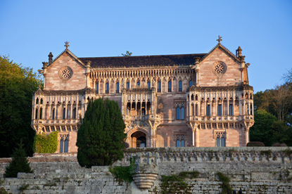 Palace of Sobrellano at sunset, Comillas (&copy; Jose Ignacio Soto - Fotolia.com)