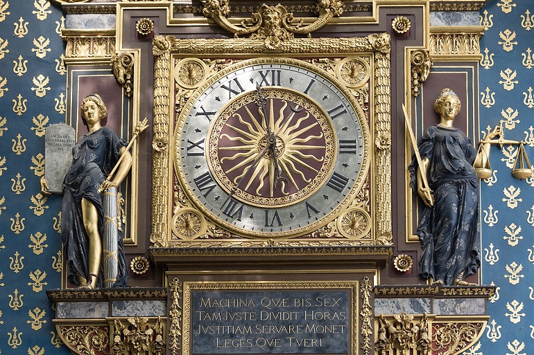 Clock of Charles V, Conciergerie, Paris (photo by xiquinhosilva from Cacau - CC BY 2.0)