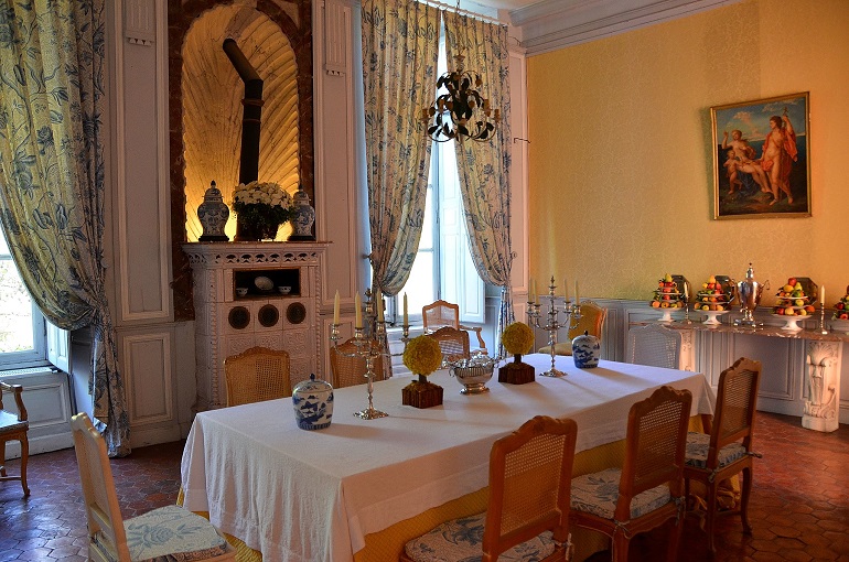 Dining Room, Château de Condé (photo by Patrick - CC BY-SA 2.0)