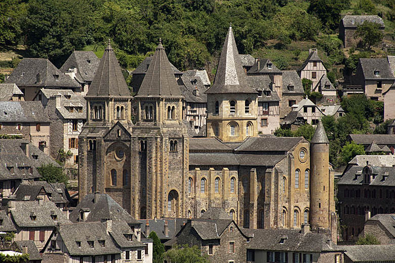 Conques, Aveyron (photo by PMRMaeyaert - CC BY-SA 3.0 Unported license)