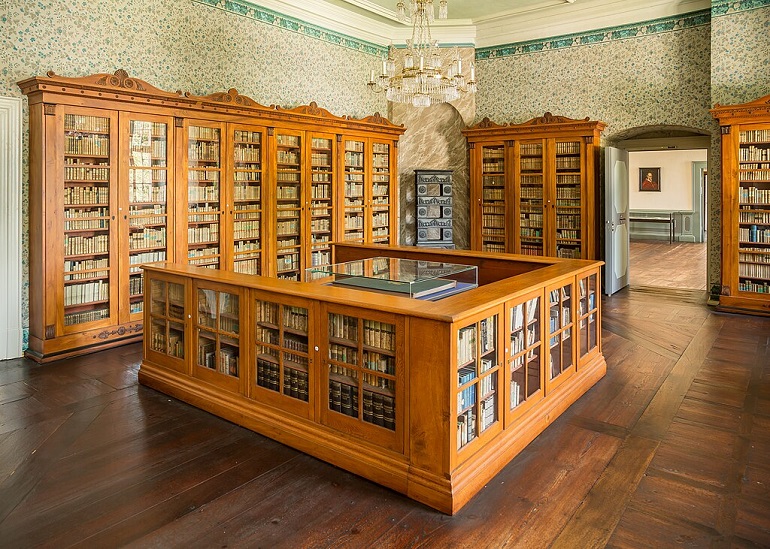 Library of Corvey Abbey (photo by CEphoto, Uwe Aranas - CC BY-SA 3.0)