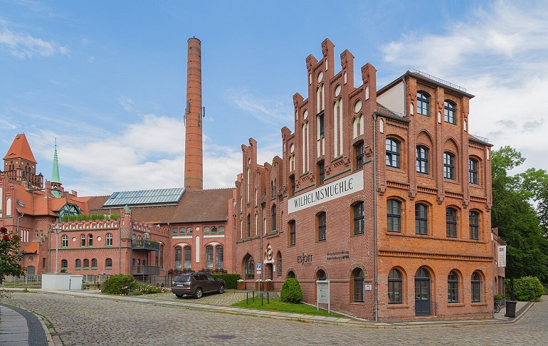 Altes Elektrizitätswerk, Cottbus (photo by J.-H. Janßen - CC BY-SA 4.0)