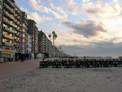 Sunset on the beach, De Panne (&copy; Eupedia.com)