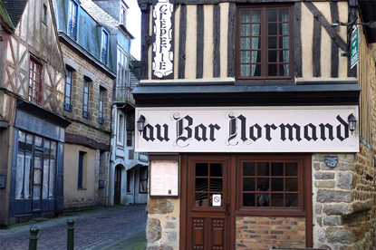 Domfront, Normandy, France (photo by Comité Régional de Tourisme de Normandie - CC BY-SA 3.0)