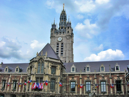 Belfry & townhall,, Douai (&copy; Eupedia.com)