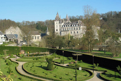 Durbuy Castle & Topiary park (&copy; Jean-Pol GRANDMONT at nl.wikipedia - CC BY-SA 3.0 Unported license.)