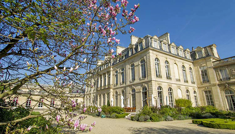 Garden-side façade, Élysée Palace, Paris, France (photo by Pierreschwartz - CC BY-SA 4.0)