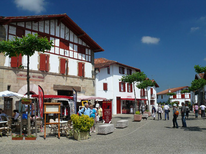 Espelette, Aquitaine (photo by dynamosquito- CC BY-SA 2.0)
