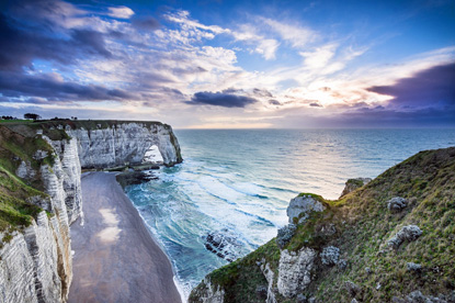 White cliffs of Étretat, Côte d'Albâtre, Normandy, France (photo from Pixabay)