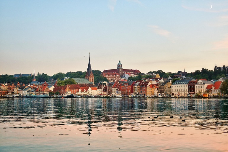 Flensburg (photo by Guilherme Reis from Pixabay)