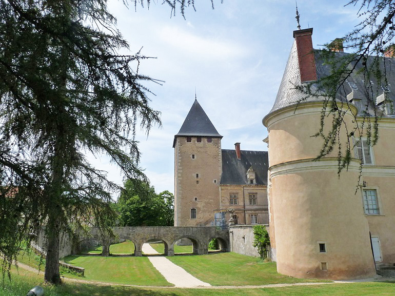 Château de Fléville (photo by Ji-Elle - CC BY-SA 3.0)
