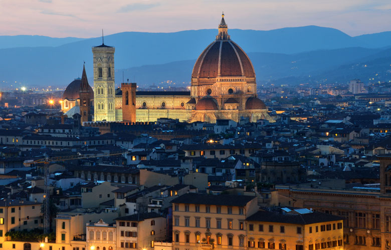 Sunset over the Duomo of Florence (© Emi Cristea - Fotolia.com)