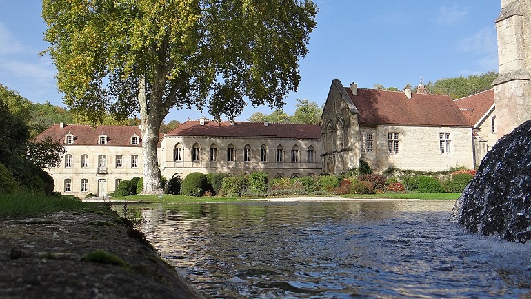 Fontenay Abbey (photo by Ibex73 - CC BY-SA 4.0)