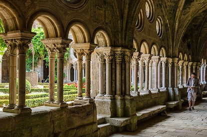 Fontfroide Abbey, Languedoc-Roussillon (photo by Emmanuel Verhaque - CC BY-SA 4.0)