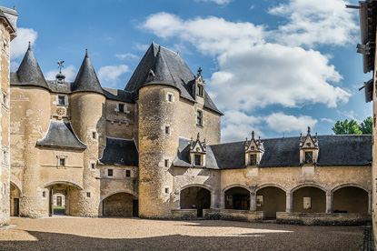 Fougères-sur-Bièvre Castle, Centre-Val de Loire, France (photo by Krzysztof Golik - CC BY-SA 4.0)
