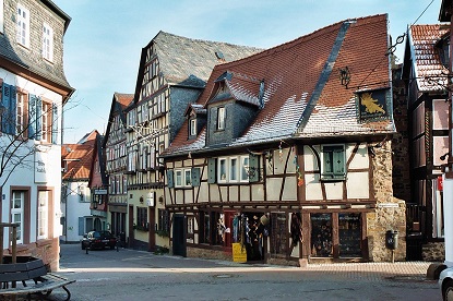 Friedberg in der Wetterau (photo by Dguendel - CC BY 3.0)