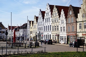 Friedrichstadt (photo by Stephanie Albert from Pixabay)