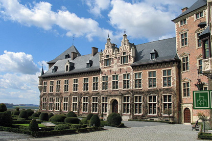 Castle of Gaasbeek (photo by Donderwolk from nl - CC BY-SA 3.0 Unported license)