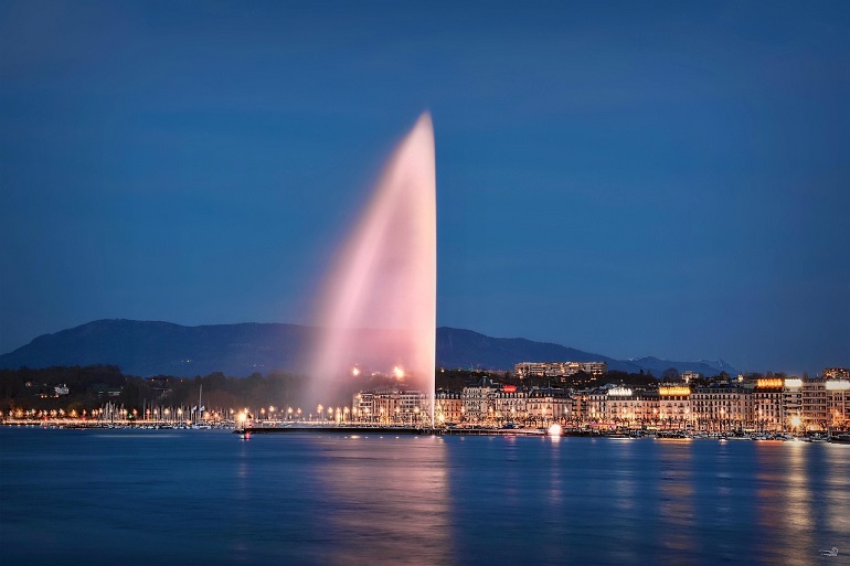 Jet d'Eau on Lake Geneva (photo by Patrick Billard from Pixabay)