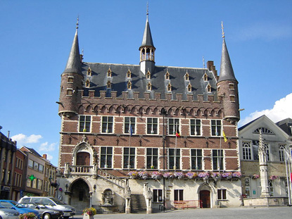 Town Hall, Geraardsbergen (photo by LimoWreck - CC BY-SA 3.0 Unported license)