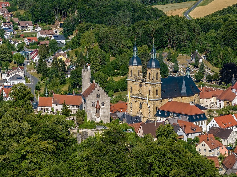 Gößweinstein Castle and Basilica (photo by Reinhold Möller/ermell - CC BY-SA 4.0)