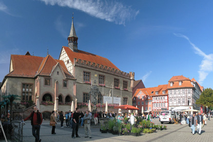 Old town hall and market square, Göttingen (photo by Daniel Schwen - CC BY-SA 3.0)