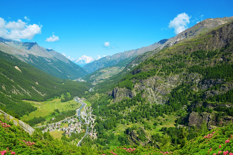 Lillaz village in the Gran Paradiso National Park (© Vaclav Volrab | Dreamstime.com)