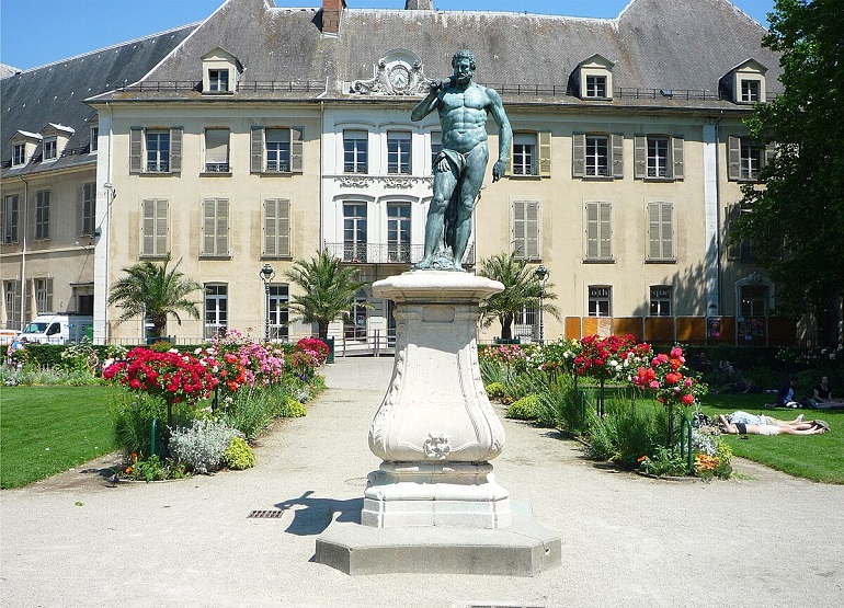 Jardin de Ville, Grenoble (photo by Milky - CC BY-SA 3.0)
