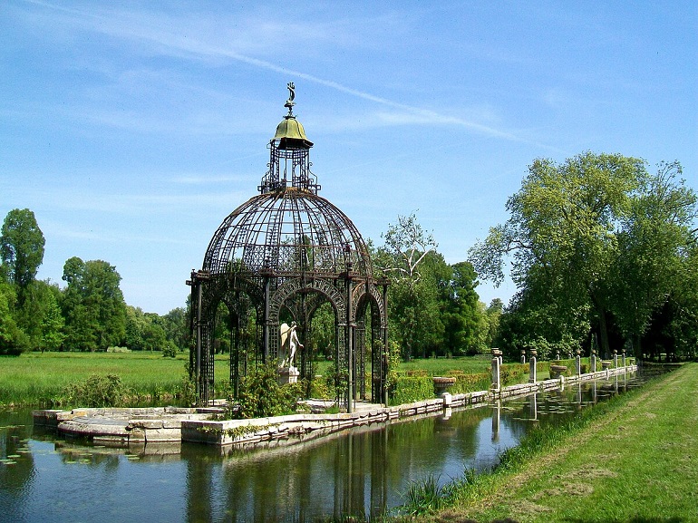 La gloriette de l'île d'Amour, Grenoble (photo by P.poschadel - CC BY-SA 2.0 fr)
