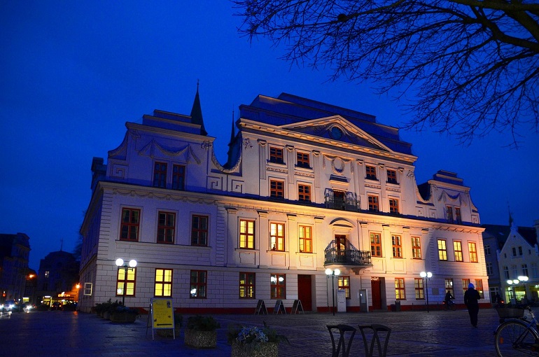 Town Hall, Güstrow (photo by Daniel Steinke from Pixabay)