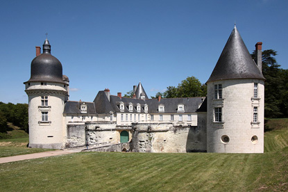 Gué-Péan Castle, Centre-Val de Loire, France (photo by Manfred Heyde - CC BY-SA 3.0)