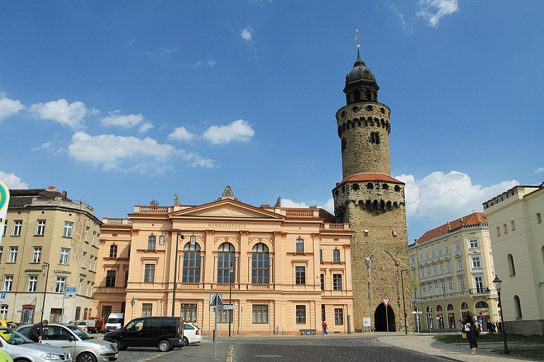 Humboldthaus and Reichenbacher Turm, Görlitz (photo by Chmee2 - CC BY-SA 3.0)