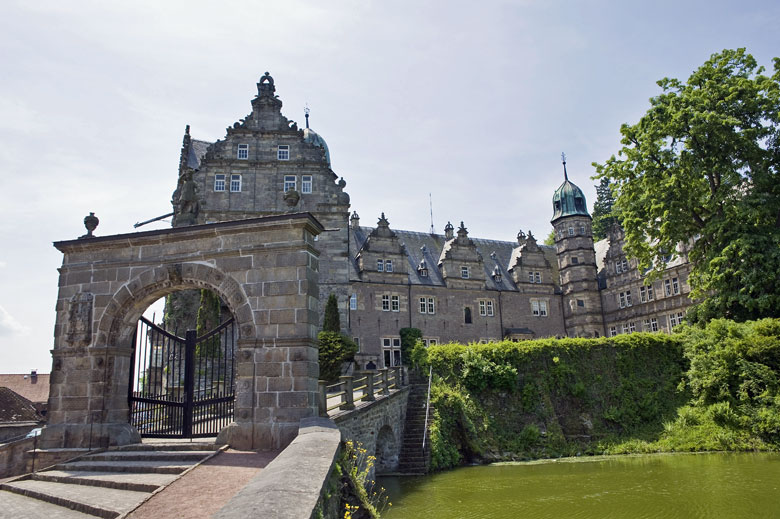 Schloss Hämelschenburg (&copy; acanthurus666 - Fotolia.com)