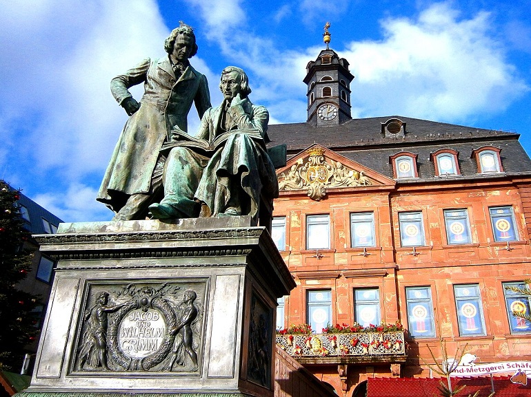 Brothers Grimm National Monument, Hanau (photo by Said Bustany- CC BY-SA 4.0)