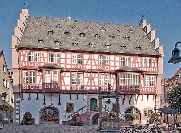 Deutsches Goldschmiedehaus, Hanau (photo by Sven Teschke - CC BY-SA 3.0 DE)