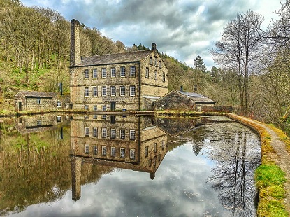 Hardcastle Crags (photo by cattan2011 - CC BY 2.0)