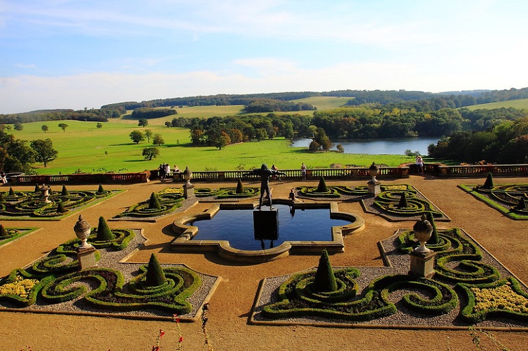 Gardens of Harewood House (photo by 傑凱 許 - CC BY-SA 2.0)
