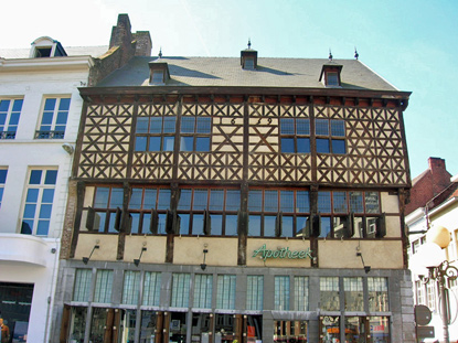 Timber-framed house, Hasselt (&copy; Eupedia.com)