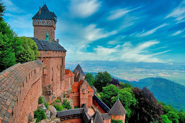 Haut-Koenigsbourg Castle (photo by Drew de F Fawkes - CC BY 2.0)