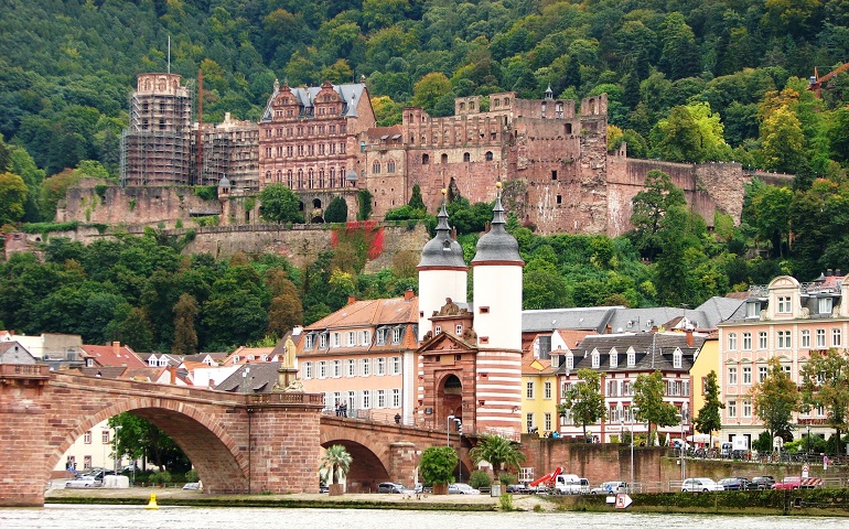 Heidelberg Castle, Old Bridge and Bridge Gate (© Singhsomendra | Dreamstime.com)